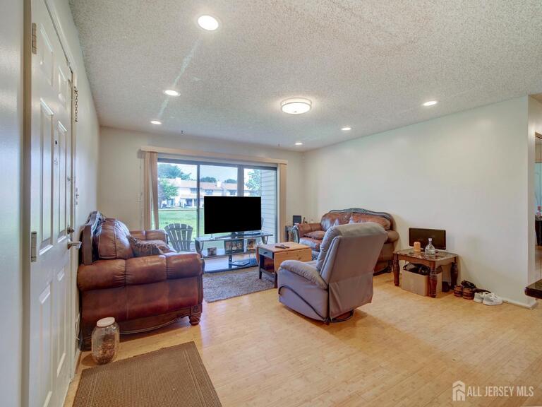 Photo 3 of 380 Lancaster Court, Piscataway NJ 08854, Piscataway, NJ