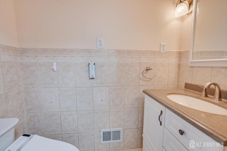 Photo 33 of 93 Riverbend Drive, North Brunswick NJ 08902, North Brunswick, NJ