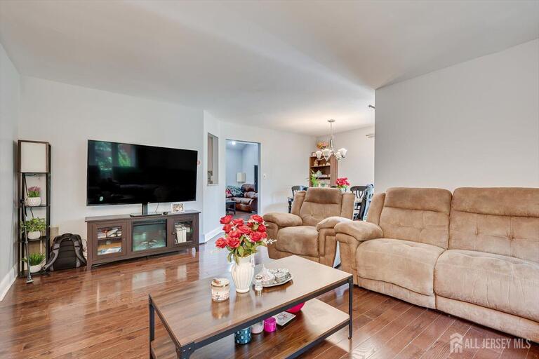 Photo 16 of 93 Riverbend Drive, North Brunswick NJ 08902, North Brunswick, NJ