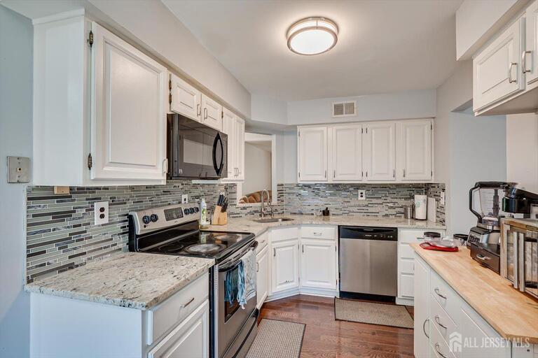 Photo 22 of 93 Riverbend Drive, North Brunswick NJ 08902, North Brunswick, NJ