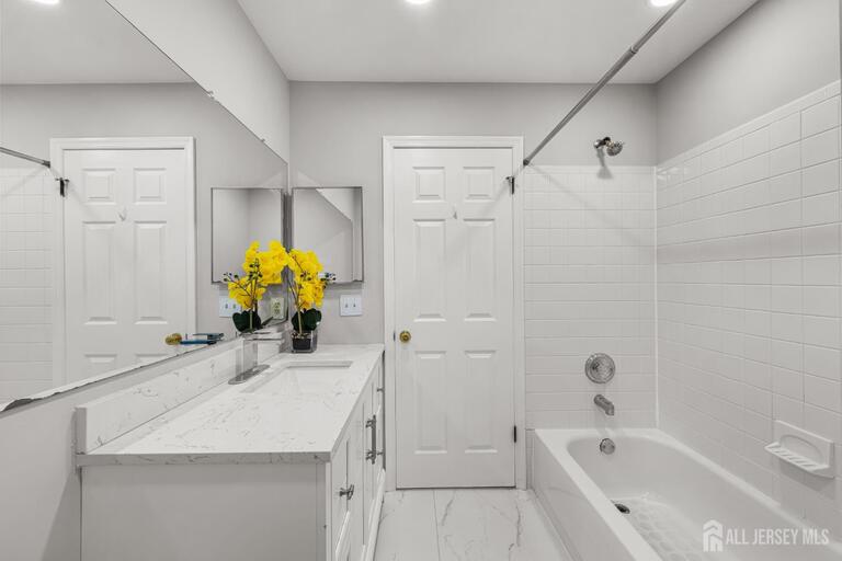 Photo 35 of 16 Lee Court # 405, Plainsboro NJ 08536, Plainsboro, NJ