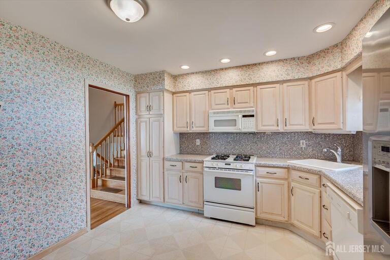 Photo 18 of 12 Dixon Drive, Woodbridge Proper NJ 07095, Woodbridge Proper, NJ