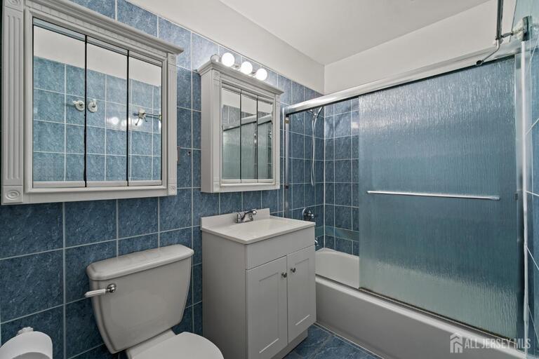 Photo 17 of 192 College Drive, Edison NJ 08817, Edison, NJ