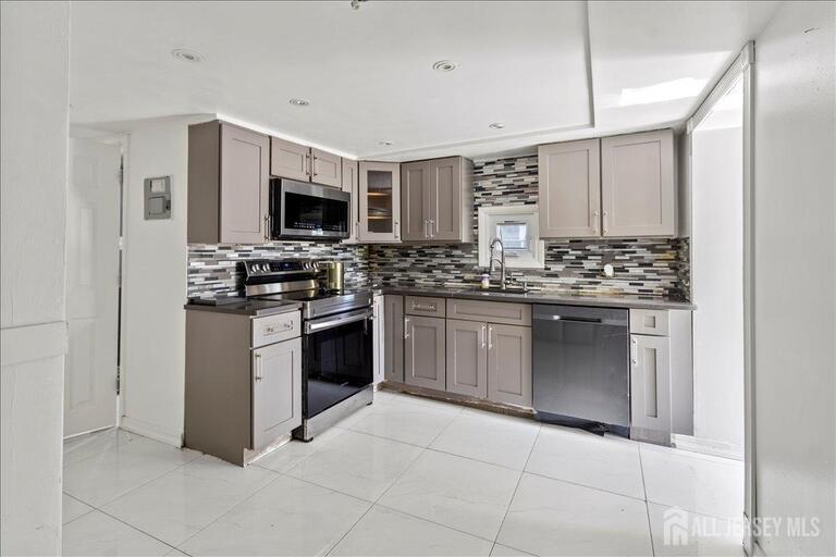 Photo 8 of 199 Grove Avenue, Woodbridge Proper NJ 07095, Woodbridge Proper, NJ