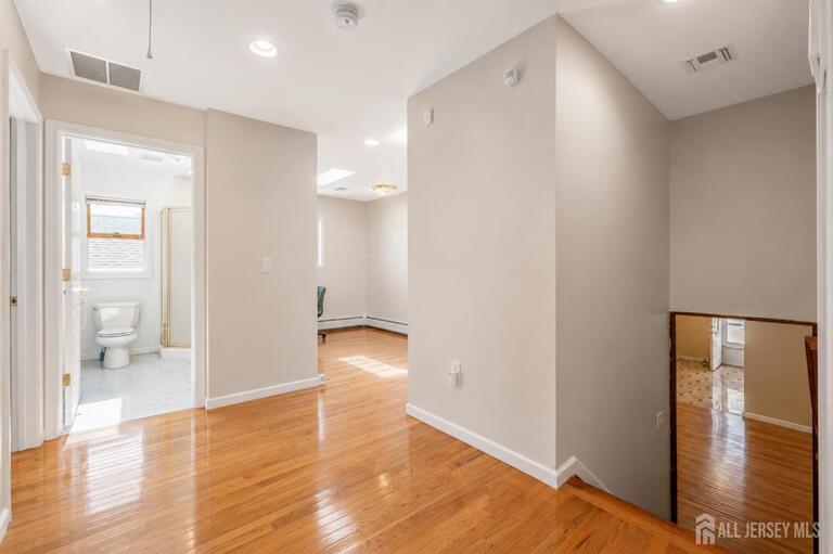 Photo 18 of 24 Winthrop Road, Edison NJ 08817, Edison, NJ