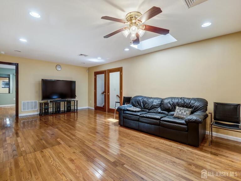 Photo 6 of 24 Winthrop Road, Edison NJ 08817, Edison, NJ