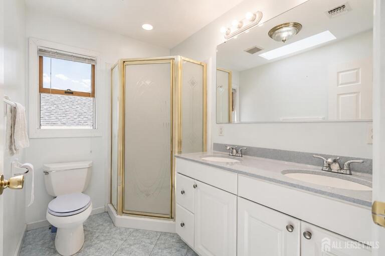 Photo 19 of 24 Winthrop Road, Edison NJ 08817, Edison, NJ