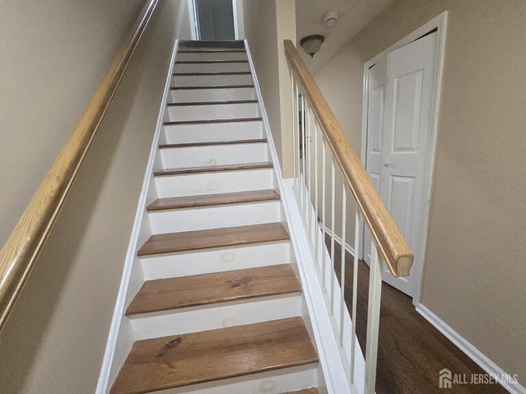 Photo 6 of 28 Inverness Drive, Edison NJ 08820, Edison, NJ