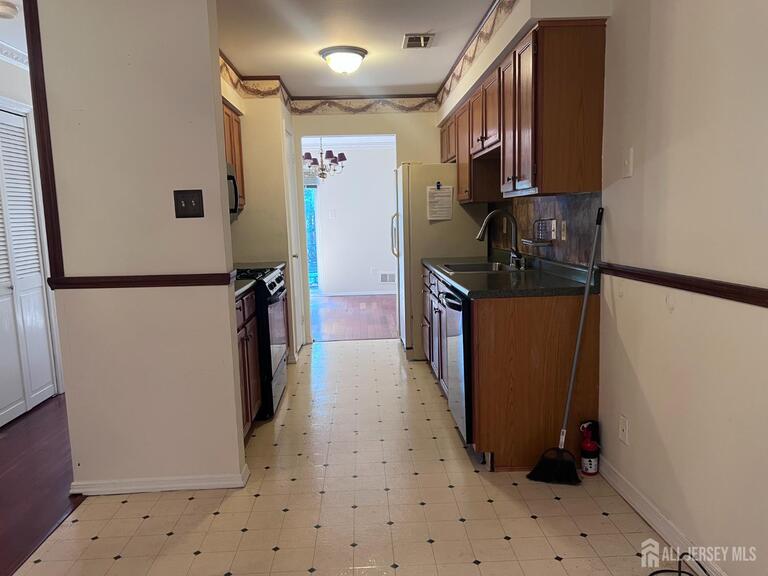 Photo 7 of 2 Chadwick Court, Robbinsville NJ 08691, Robbinsville, NJ