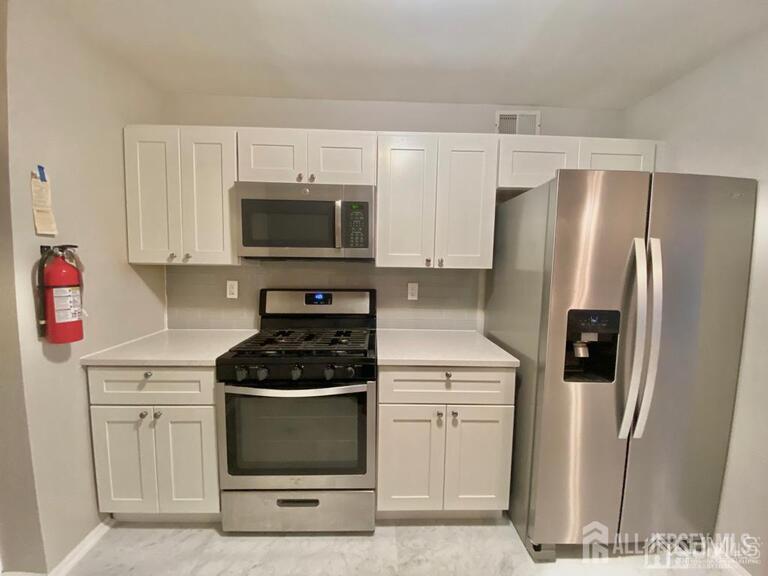 Photo 5 of 315 Plymouth Road, North Brunswick NJ 08902, North Brunswick, NJ