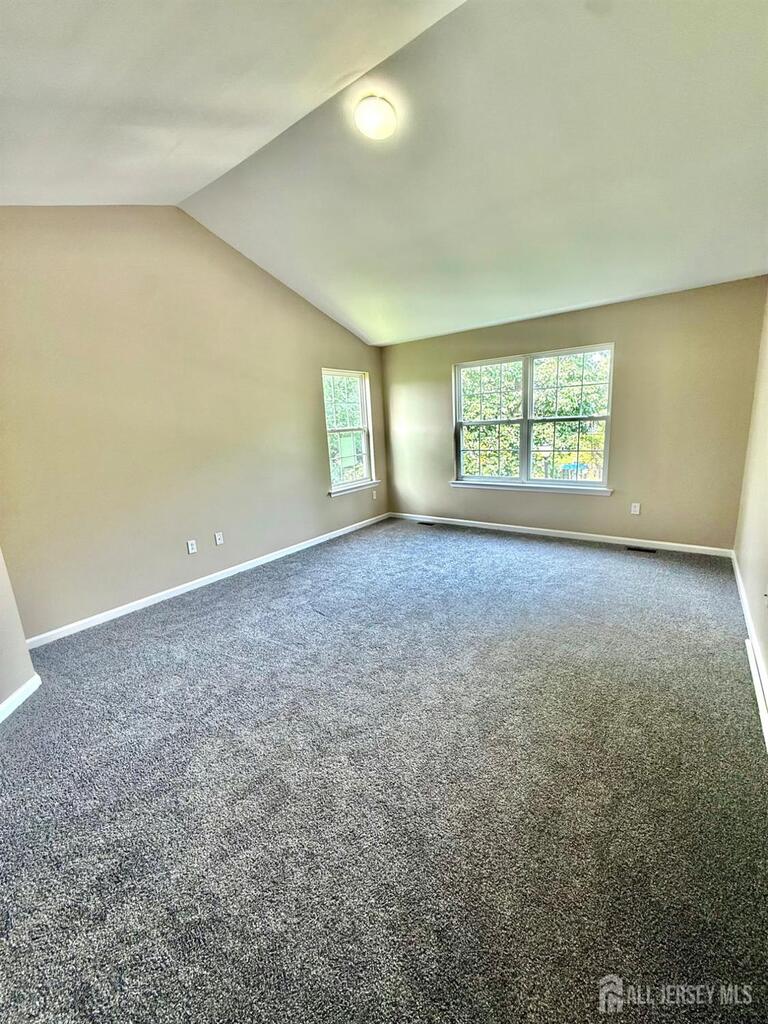 Photo 11 of 216 Alder Court, New Brunswick NJ 08901, New Brunswick, NJ
