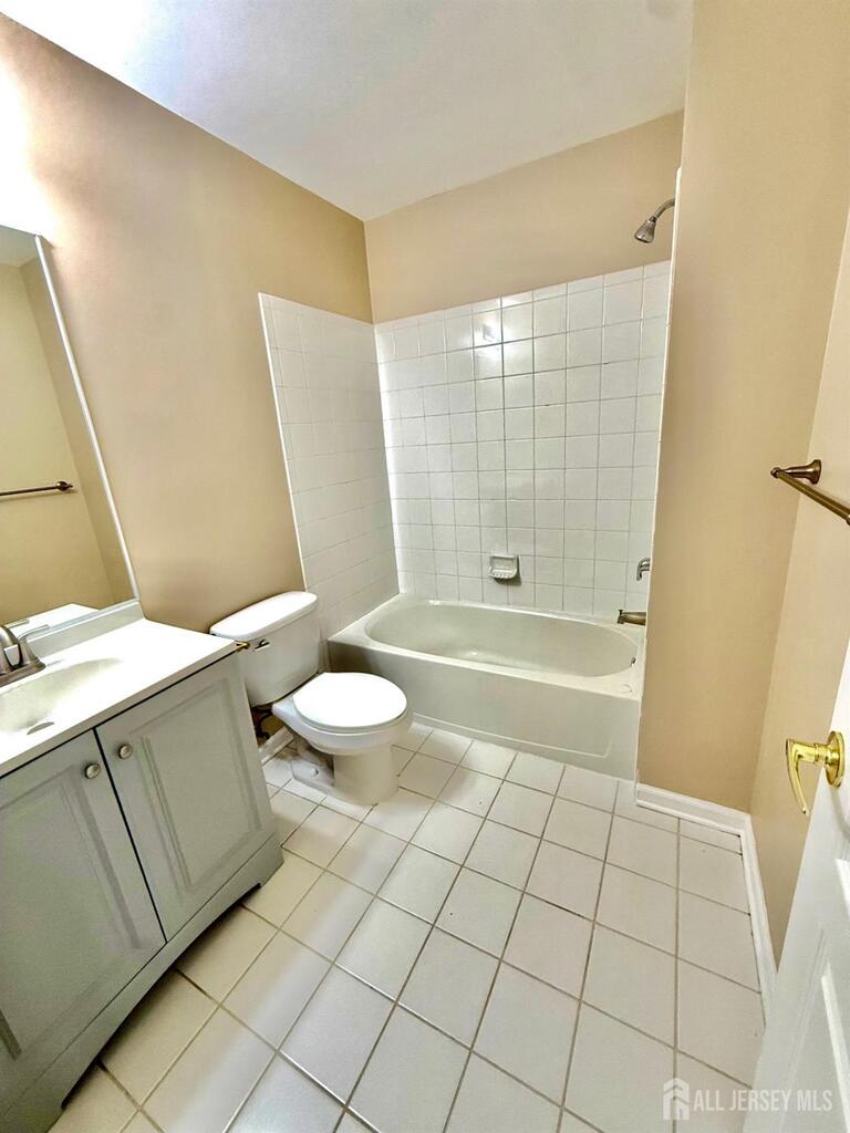 Photo 16 of 216 Alder Court, New Brunswick NJ 08901, New Brunswick, NJ