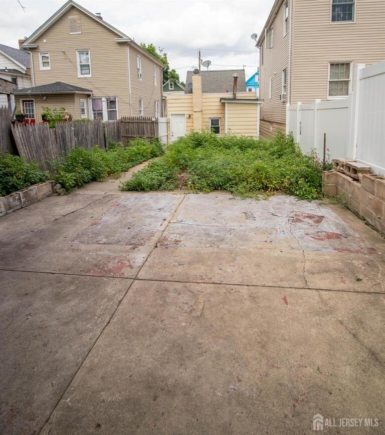 Photo 11 of 66 Comstock Street, New Brunswick NJ 08901, New Brunswick, NJ