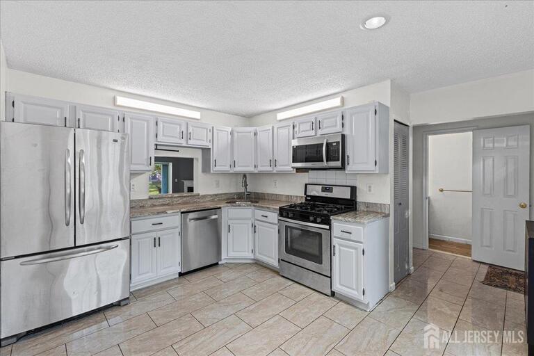 Photo 5 of 36 Albury Way, North Brunswick NJ 08902, North Brunswick, NJ