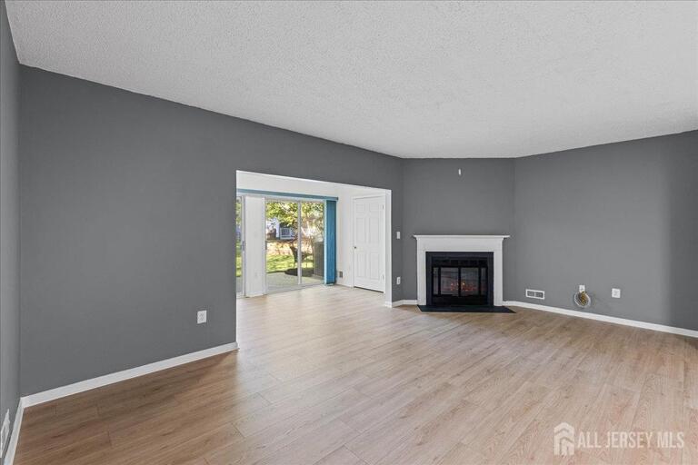 Photo 11 of 36 Albury Way, North Brunswick NJ 08902, North Brunswick, NJ