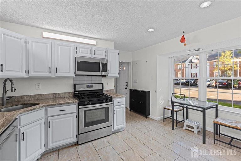 Photo 6 of 36 Albury Way, North Brunswick NJ 08902, North Brunswick, NJ