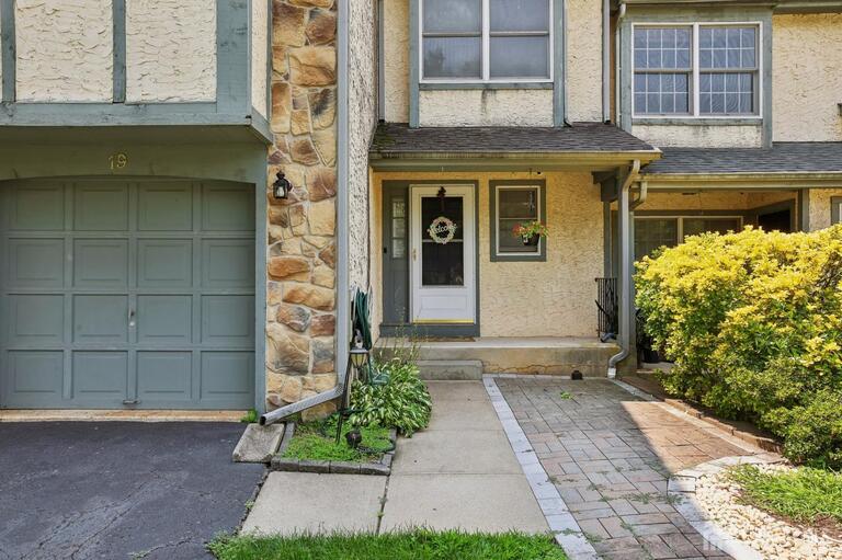 Photo 2 of 19 Dorchester Drive, East Brunswick NJ 08816, East Brunswick, NJ