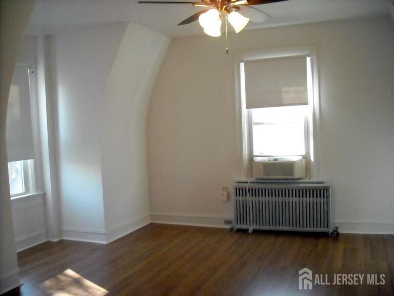 Photo 9 of 301 Penfield Place # 301, Dunellen NJ 08812, Dunellen, NJ