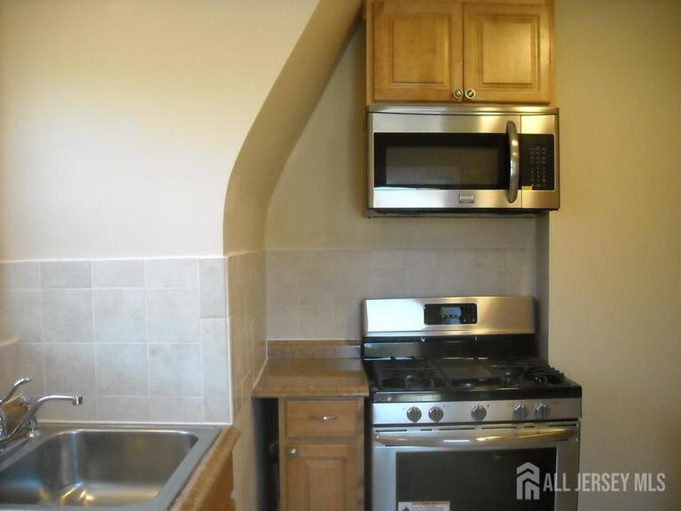 Photo 5 of 301 Penfield Place # 301, Dunellen NJ 08812, Dunellen, NJ