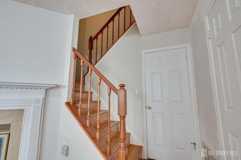 Photo 4 of 230 Kempsey Drive, North Brunswick NJ 08902, North Brunswick, NJ