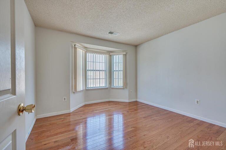 Photo 40 of 230 Kempsey Drive, North Brunswick NJ 08902, North Brunswick, NJ