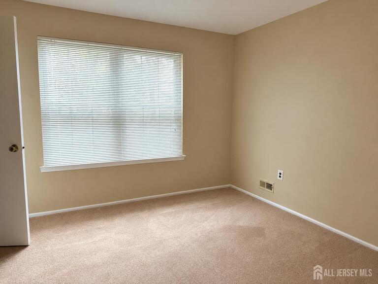 Photo 6 of 109 applegate Lane, East Brunswick NJ 08816, East Brunswick, NJ