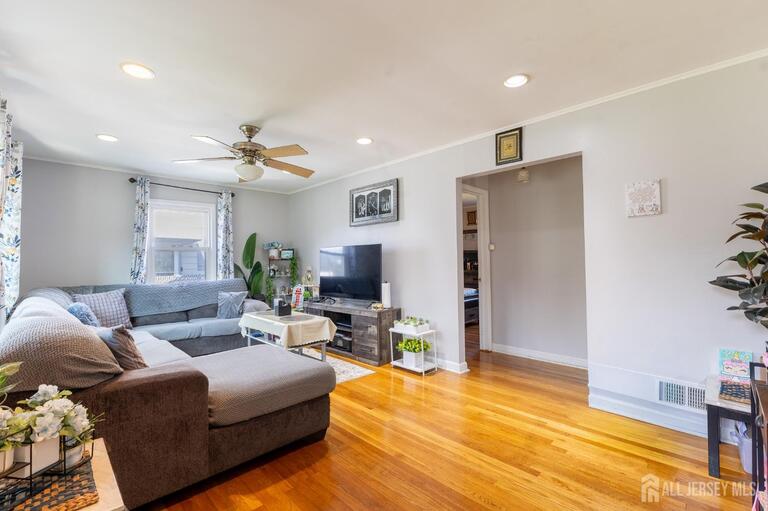 Photo 7 of 1064 Bordentown Avenue, Sayreville NJ 08859, Sayreville, NJ