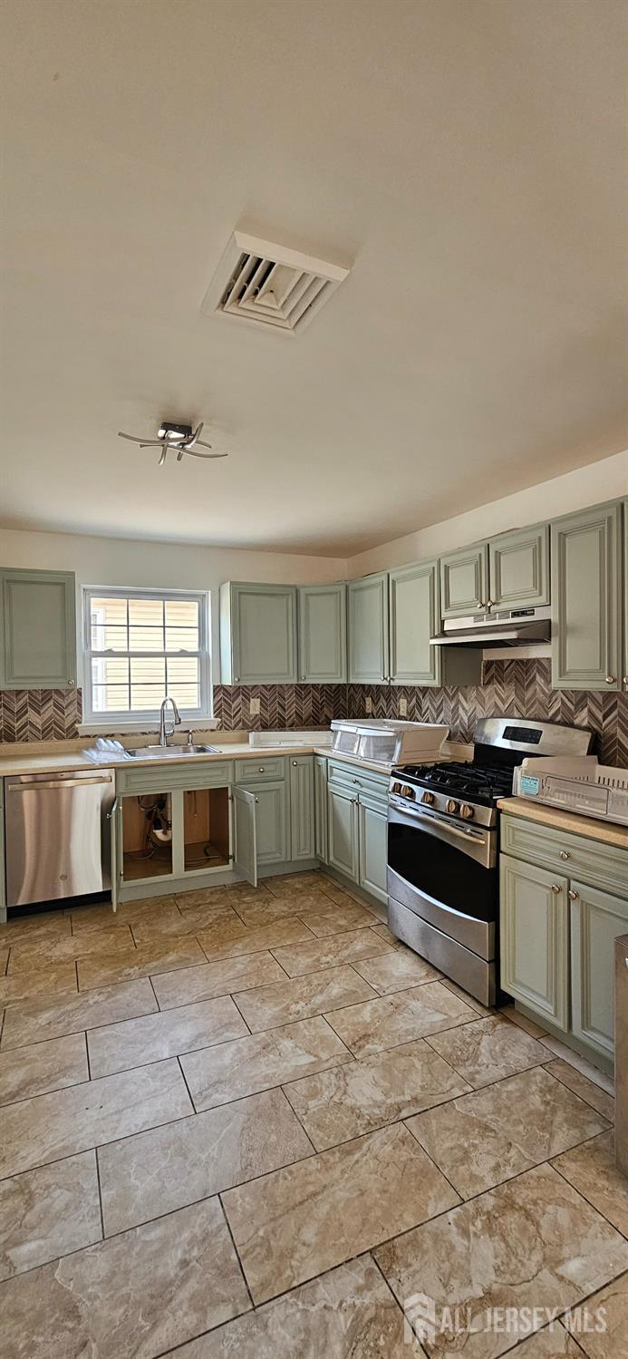 Photo 9 of 655 4th Street, Newark NJ 07104, Newark, NJ