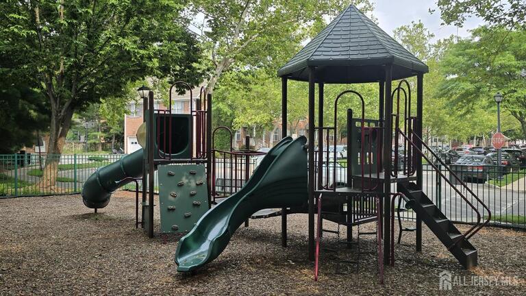 Photo 33 of 31 Franklin School Way, Metuchen NJ 08840, Metuchen, NJ