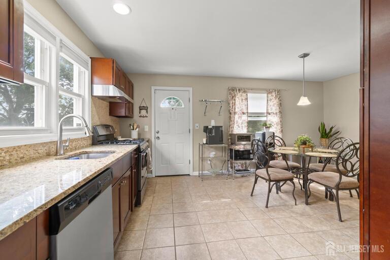 Photo 12 of 408 Richard Way, North Plainfield NJ 07962, North Plainfield, NJ