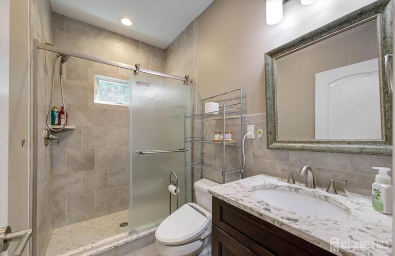 Photo 13 of 302 Central Avenue, Edison NJ 08817, Edison, NJ