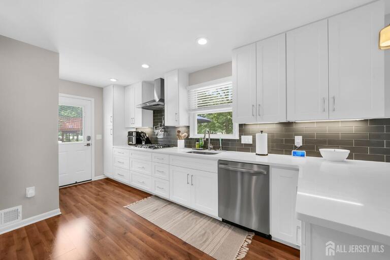 Photo 10 of 76 Seymour Terrace, Piscataway NJ 08854, Piscataway, NJ