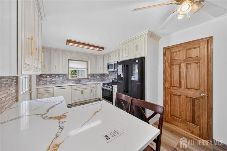 Photo 10 of 204 MARLIN Drive, Fords NJ 08863, Fords, NJ