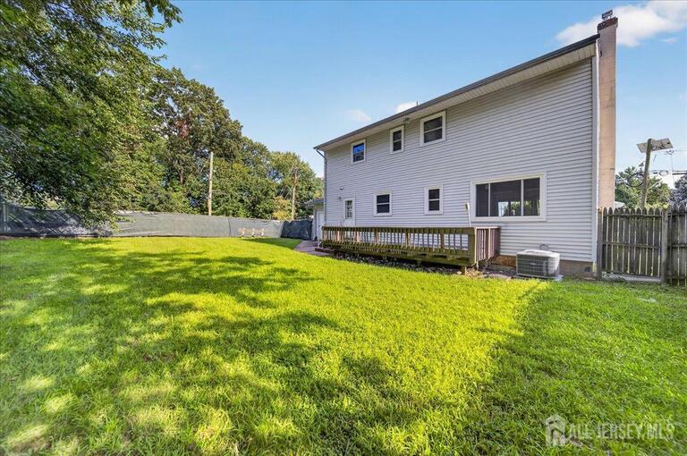 Photo 26 of 204 MARLIN Drive, Fords NJ 08863, Fords, NJ