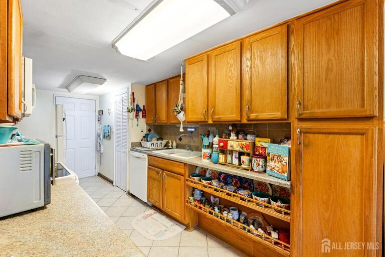 Photo 8 of 40 Fayette Street # 26, Perth Amboy NJ 08861, Perth Amboy, NJ