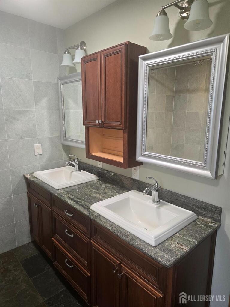 Photo 5 of 14 larch Street, Carteret NJ 07008, Carteret, NJ
