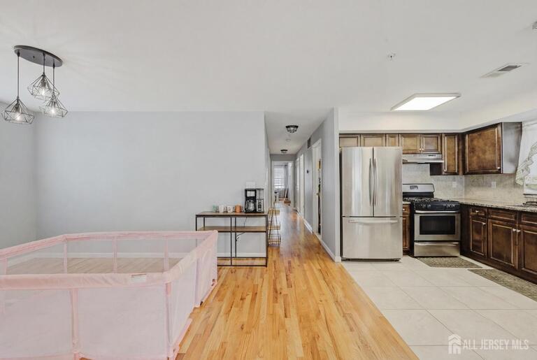 Photo 21 of 149 Bellair Place, Newark NJ 07104, Newark, NJ