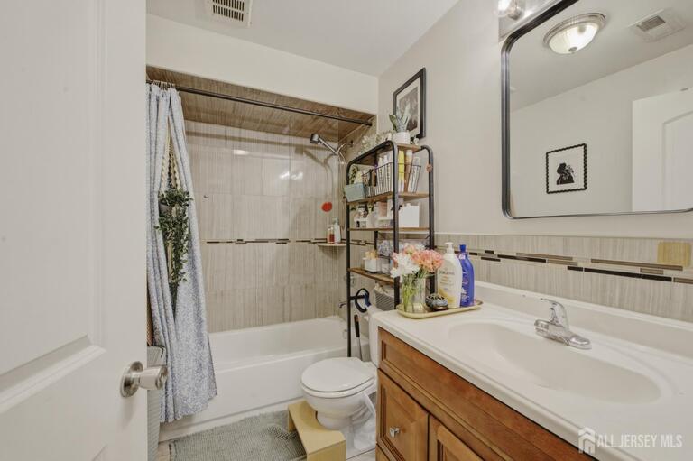 Photo 14 of 149 Bellair Place, Newark NJ 07104, Newark, NJ