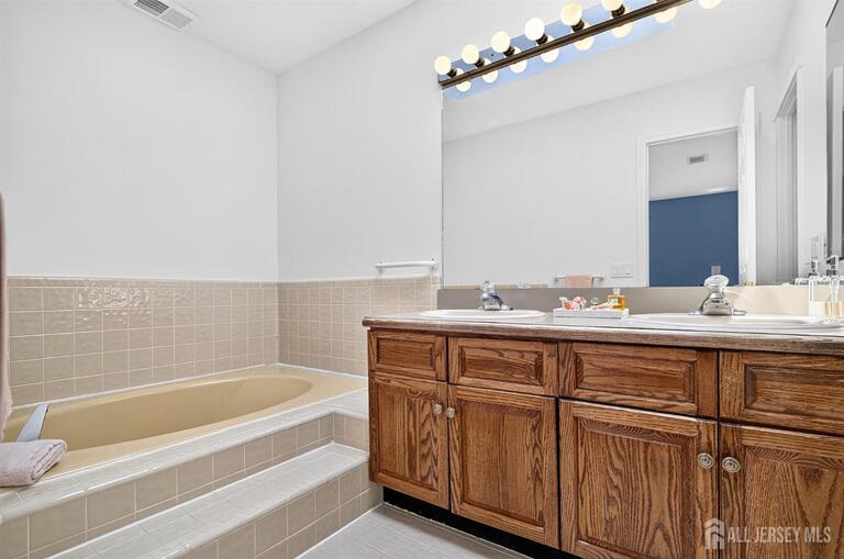 Photo 20 of 167 Sayre Drive, Plainsboro NJ 08540, Plainsboro, NJ