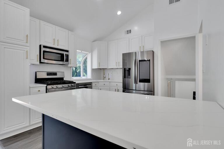 Photo 13 of 96 Tracy Drive, Fords NJ 08863, Fords, NJ