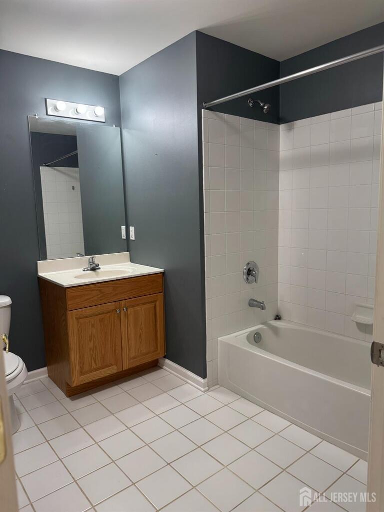 Photo 7 of 1325 Fernwood Court, New Brunswick NJ 08901, New Brunswick, NJ