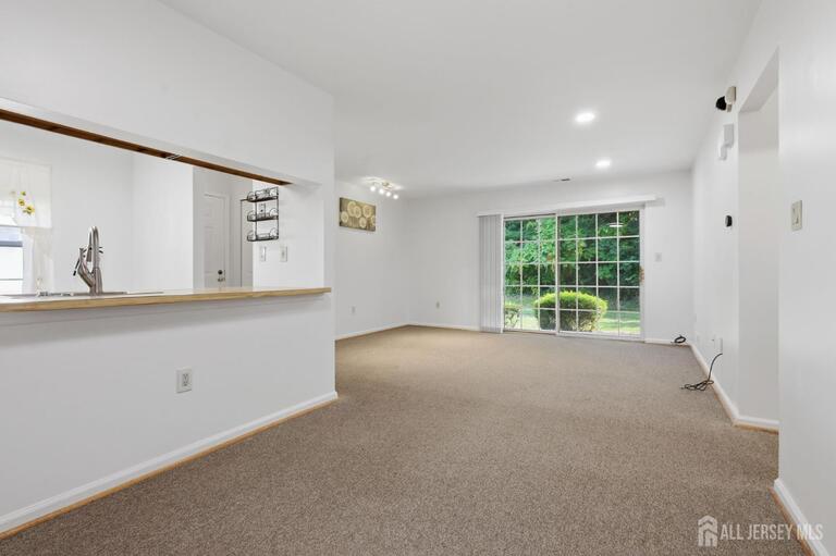 Photo 9 of 2704 Commons At Kingswood Drive, East Brunswick NJ 08816, East Brunswick, NJ