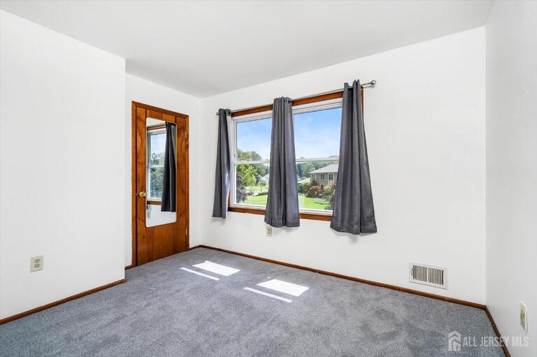 Photo 29 of 10 Timber Wolf Drive, Hamilton NJ 08620, Hamilton, NJ