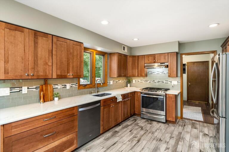 Photo 9 of 10 Timber Wolf Drive, Hamilton NJ 08620, Hamilton, NJ