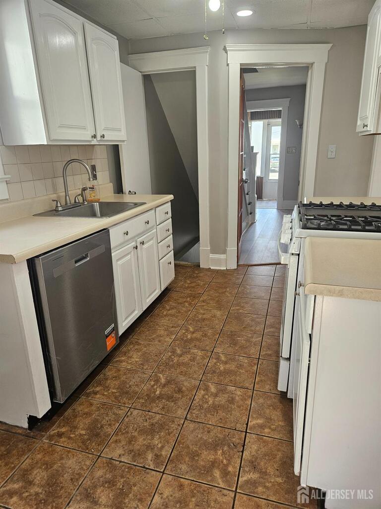 Photo 6 of 327 Berry Street, Woodbridge Proper NJ 07095, Woodbridge Proper, NJ