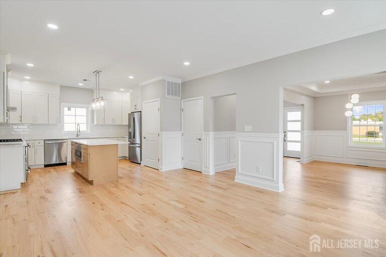 Photo 8 of 713 Inman Avenue, Colonia NJ 07067, Colonia, NJ