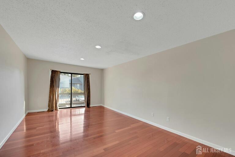 Photo 19 of 148 Linda Lane, Edison NJ 08820, Edison, NJ