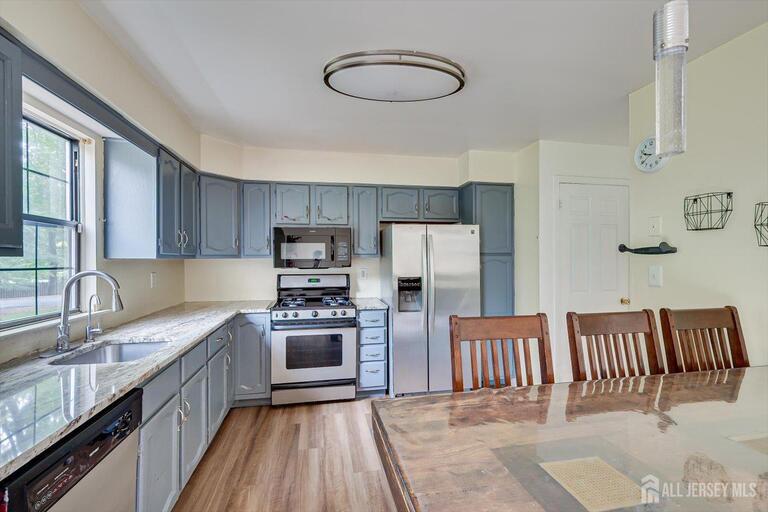 Photo 16 of 503 Timber Oaks Road, Edison NJ 08820, Edison, NJ