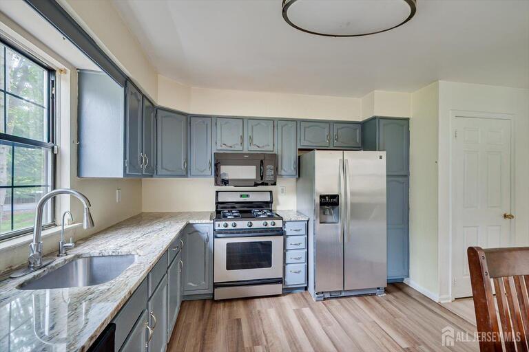 Photo 17 of 503 Timber Oaks Road, Edison NJ 08820, Edison, NJ