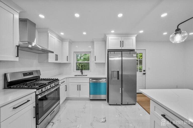 Photo 2 of 1834 Holly Road, North Brunswick NJ 08902, North Brunswick, NJ